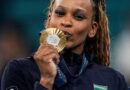 Rebeca é ouro no solo e vira maior medalhista olímpica do Brasil